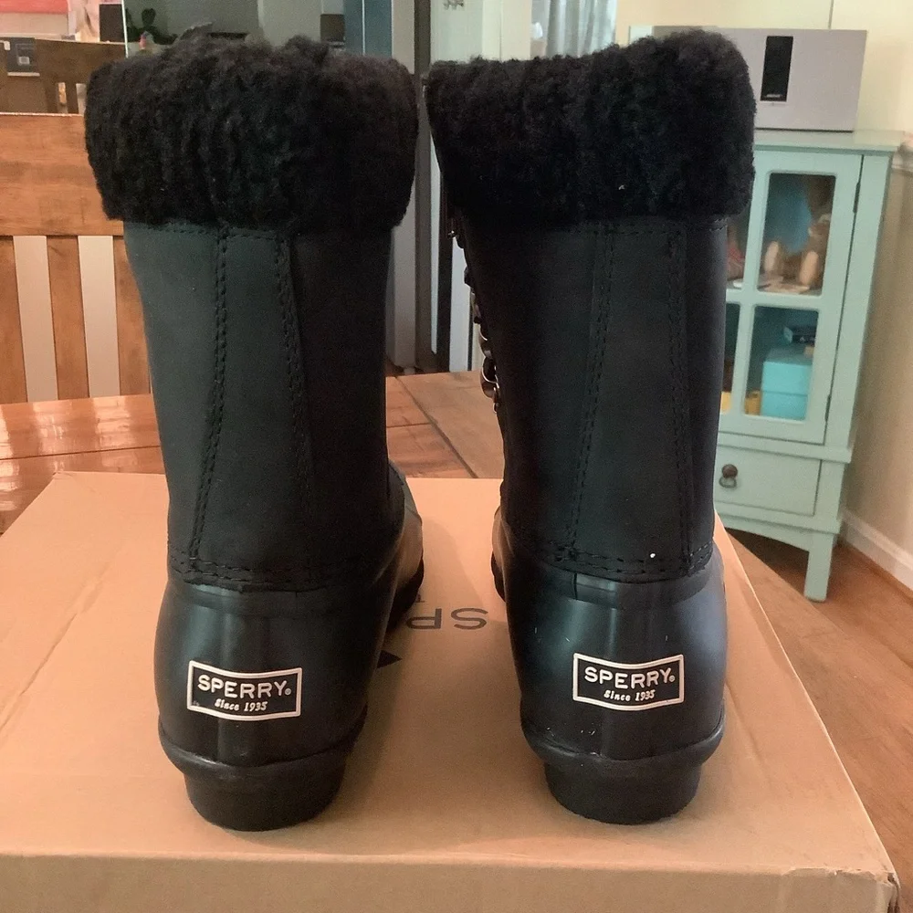 NIB Sperry Saltwater Waterproof Women's Black Sherpa Boots Sz 5